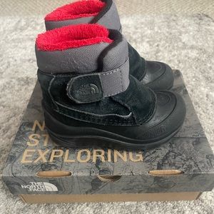 Toddler Northface boots. Size 8